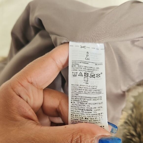 Old Navy Faux Fur Vest - Picture 9 of 16